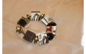 bracciale con resine policrome e filo cerato