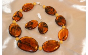 girocollo resina simil ambra