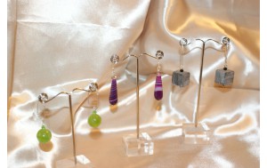 orecchini un argento e giada coreana (verde),agata striata (porpora),corno sabbiato (grigio)