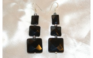 orecchini montati in argento e onice sfaccettato